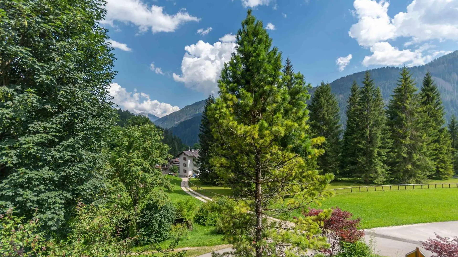 Apartment Lodge Auta Falcade